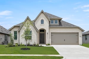 1404-elle-ln-aubrey-tx-front-exterior